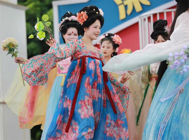 如歷史遺蹟、名勝風光、世界奇觀等。