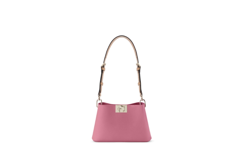 Fleur粉紅色牛皮拼Vacchetta皮革手袋/$3，990/Furla。 