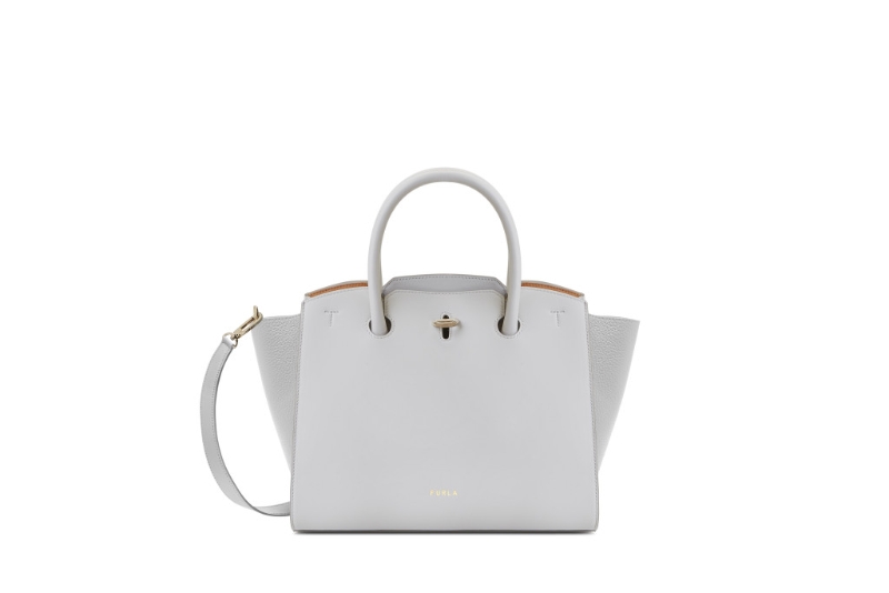 Furla Genesi白色羅馬牛皮并Eracle光滑皮革中型號手袋/$5，490/Furla。 