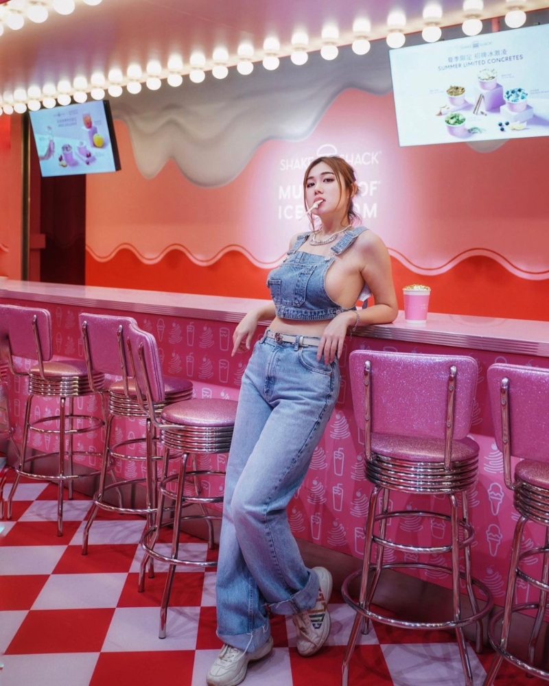 白云兒童節性感照。