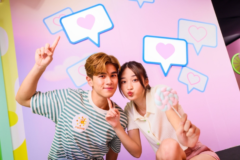 「Y2K心心墻」 「Y2K心心墻」