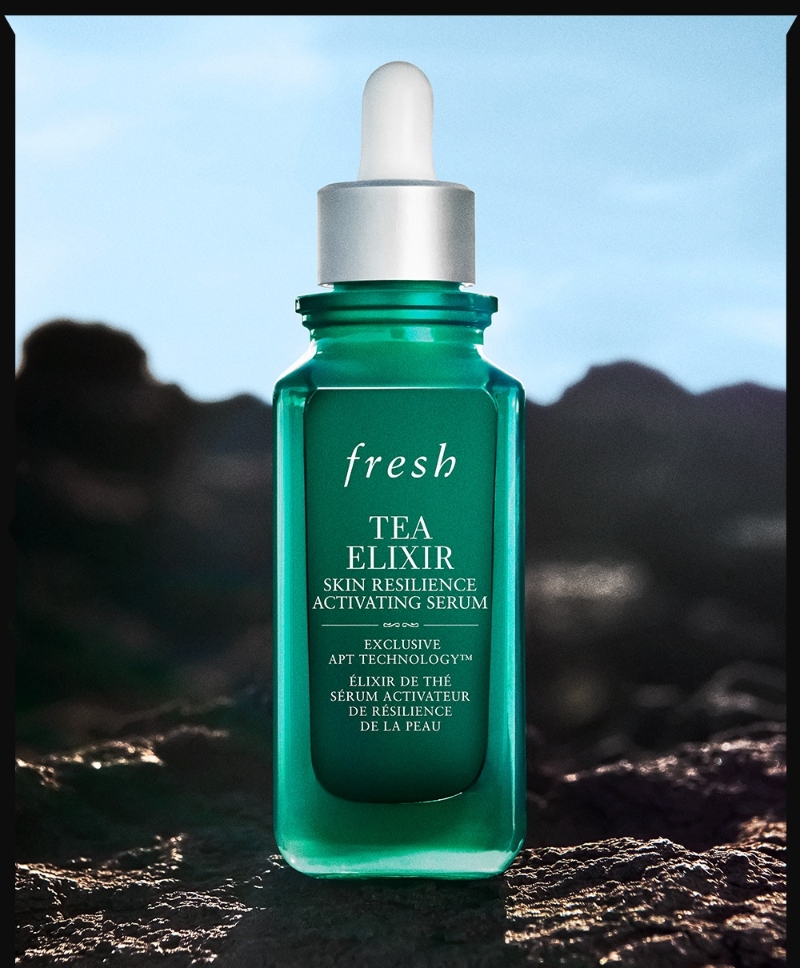 Fresh火山茶激活精華/$1，080/50ml、$780/30ml，擷取源自毛里裘斯火山茶的活性成分，有助啟動肌膚自身基因調節機制，鞏固適應及防御力，維持穩定狀態。