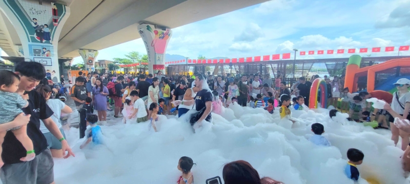 今次場地比之前的嘉年華更大，泡泡更多
