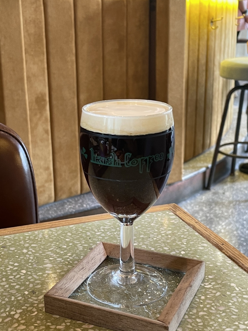 記者推介Modern Irish Coffee（$148）特意選用帶果香及經烘焙的咖啡豆，加入威士忌及鮮奶油，充滿咖啡香及酒香而又不會互搶風味。