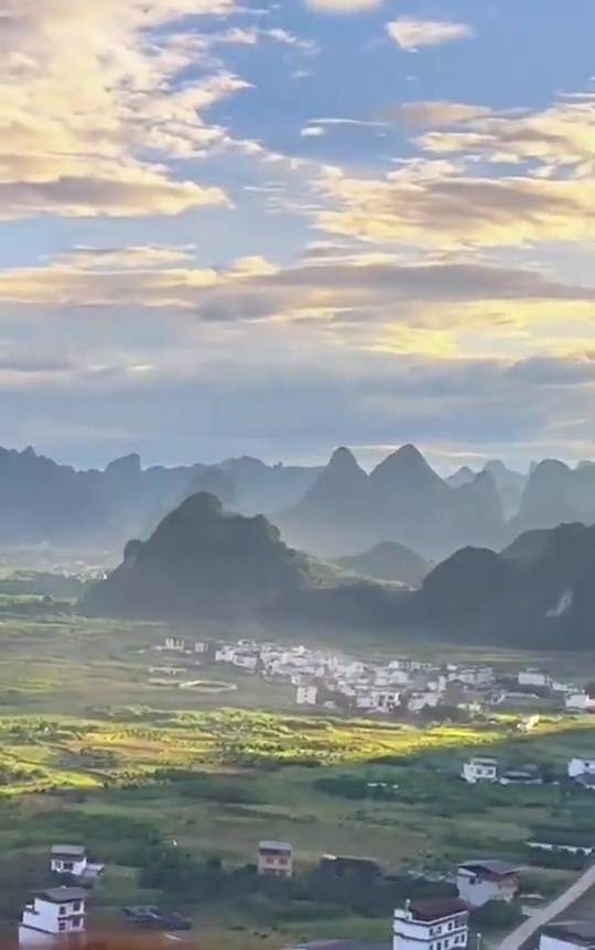 高鐵走馬看桂林，誤闖童話國度。