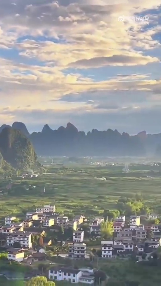 甲天下桂林山水俘虜了網民的心心眼。