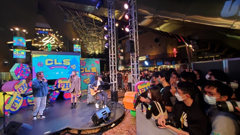 旺角朗豪坊將由9月21日至10月23日于4樓及13樓設巨型月亮打卡裝置，而于9月29日中秋節晚舉行Moonlight Party，將于4樓及13樓舉行一連兩場的免費音樂表演，并于當日13樓派發免費酒吧飲品及應節燈籠。 （L）