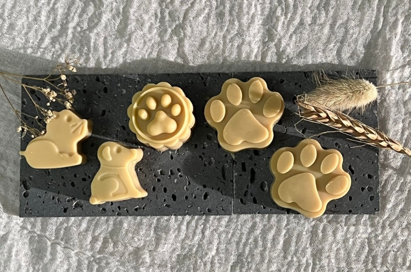 Yoho Mall形點商場伙拍香港拯救貓狗協會舉辦中秋寵物市集，包羅寵物糧食、零食、玩具及造型肥皂等，而各攤位也會為香港拯救貓狗協會進行捐款，支持救助流浪動物及推廣領養等。