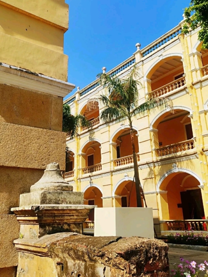 廣州打卡好去處2023｜4. 孫中山大元帥府紀念館 三層高特色建筑，在藍天映襯下，恍如置身南歐。（小紅書@lily）