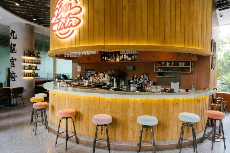 Pentola新店裝潢走懷舊工業風格。