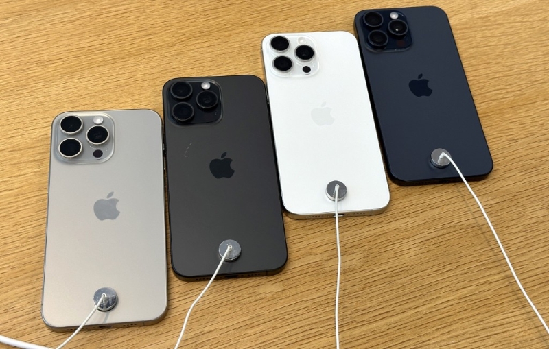 iPhone 15 Pro Max iPhone 15 Pro Max