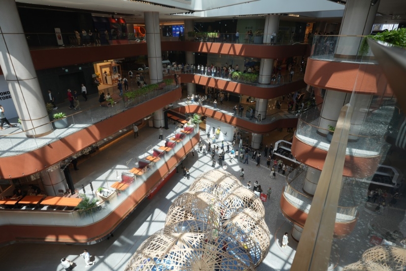 AIRSIDE占地極廣，自然采光，逛得舒適。 （現場實拍）