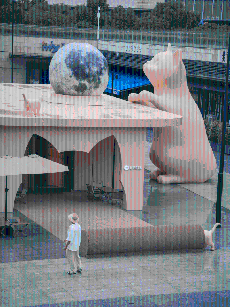 深圳灣萬象城中秋巨型貓咪展覽(圖片來源:小紅書) 深圳灣萬象城中秋巨型貓咪展覽(圖片來源:小紅書)