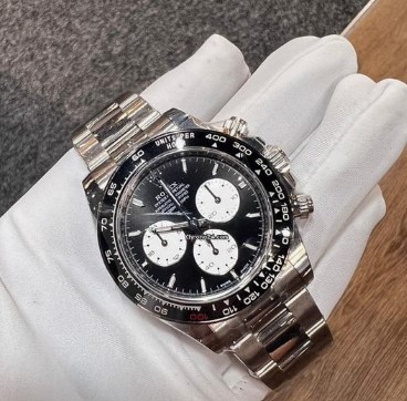 勞力士（Rolex）表現最穩健。