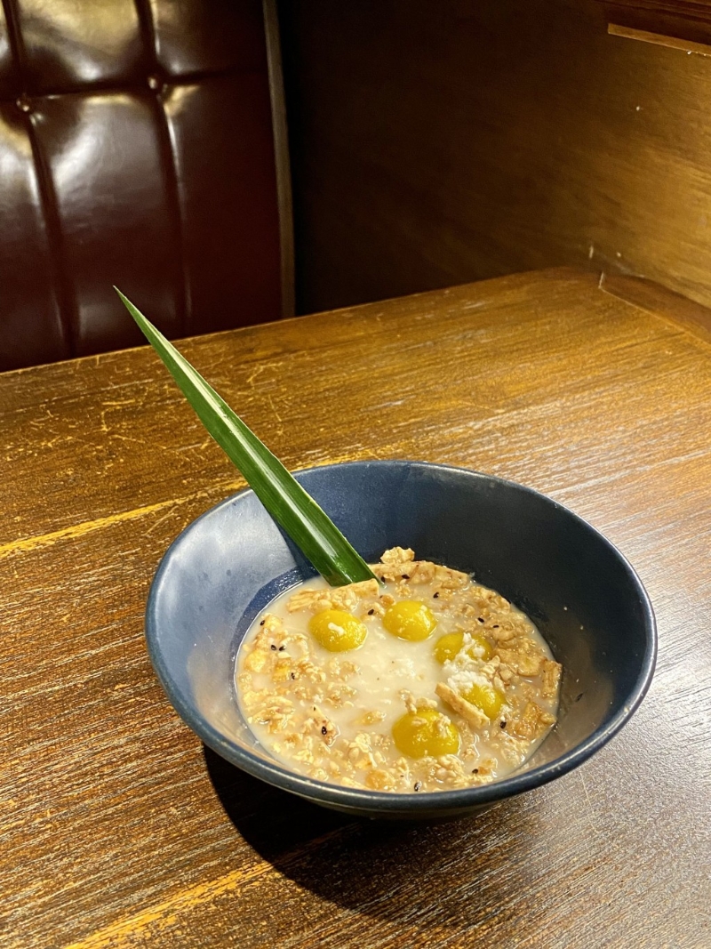 香蕉椰子丸子配椰奶醬汁 香蕉椰子丸子配椰奶醬汁