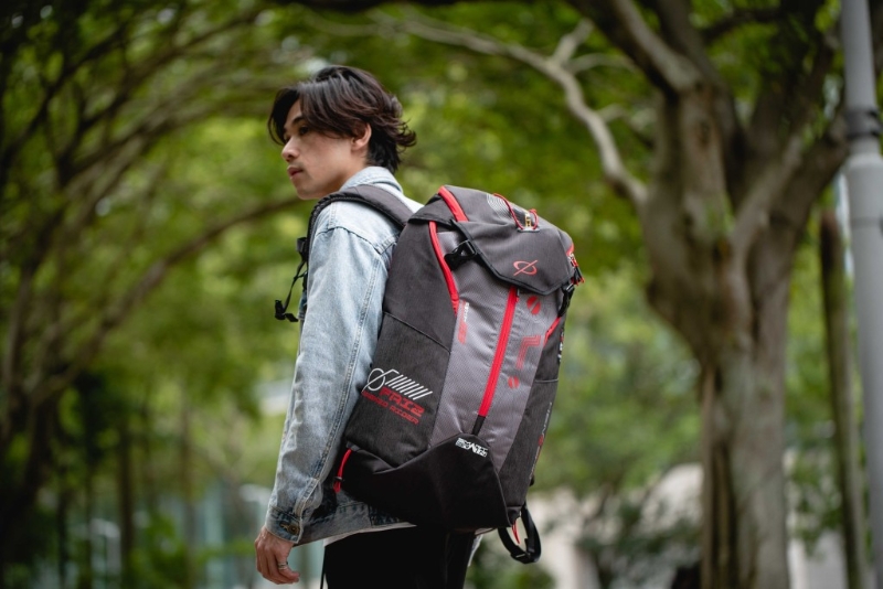 555系列蒙面超人單肩背囊，$499，設5個間隔。 （圖片來源：FX Creations facebook）