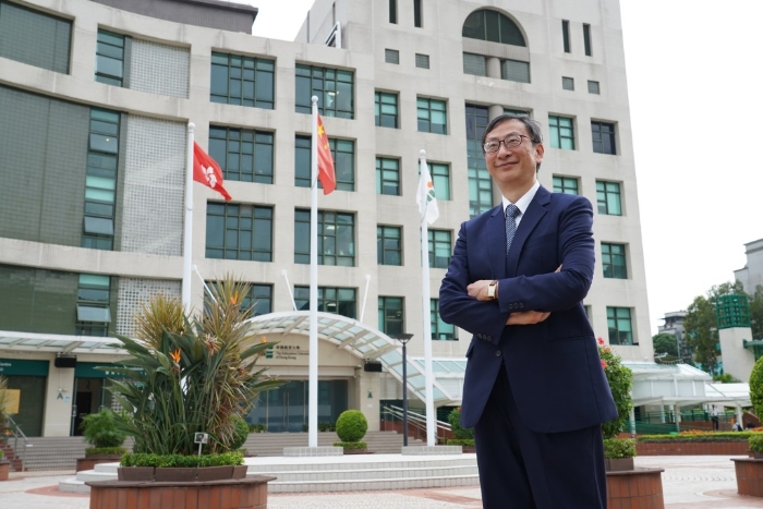 上任僅兩個月已推出多項改革，李子建解釋，期望裝備學生應對未來、與時并進，成為教師后能裝備學生為世界和國家作貢獻。