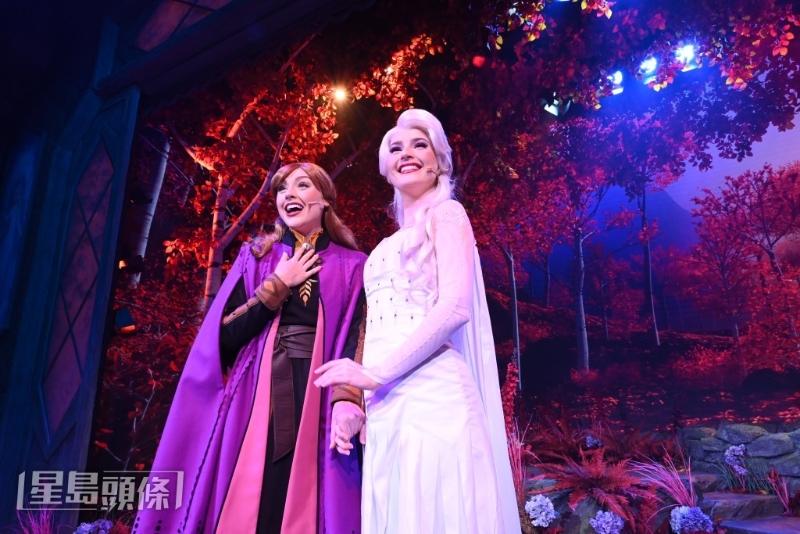 主角們更會走下舞臺與觀眾互動。