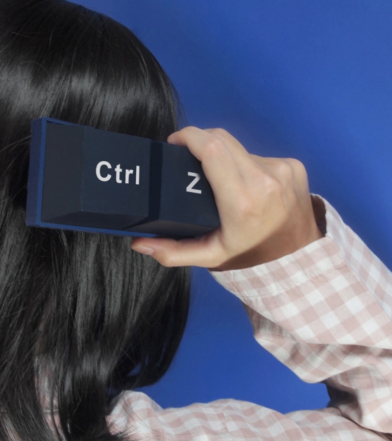 將風馬牛不相及的按鍵主題配上洗頭刷，確實無厘頭。