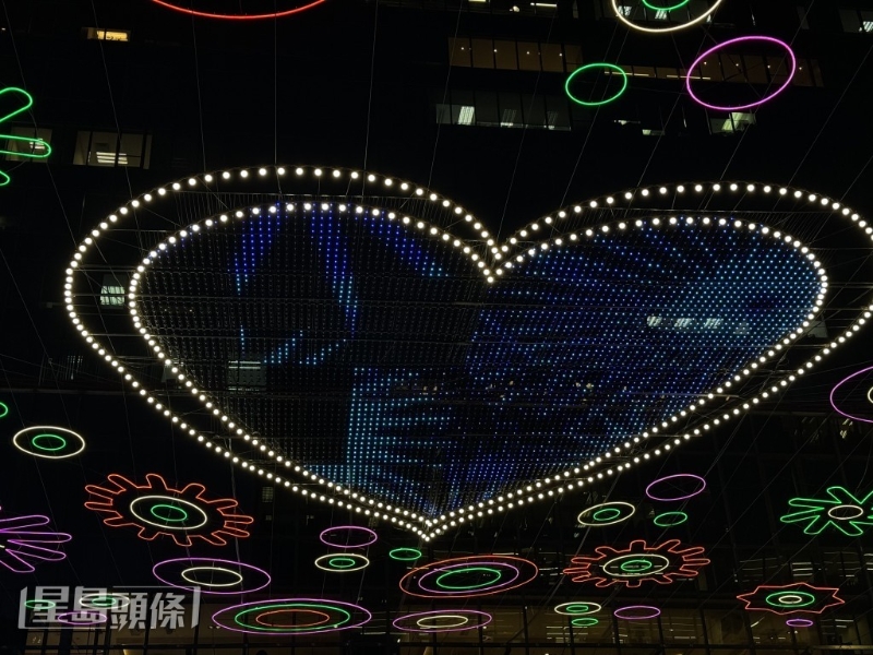 今年團隊與Rupert聯手，將其動感視覺藝術演變成為傳統燈飾裝置