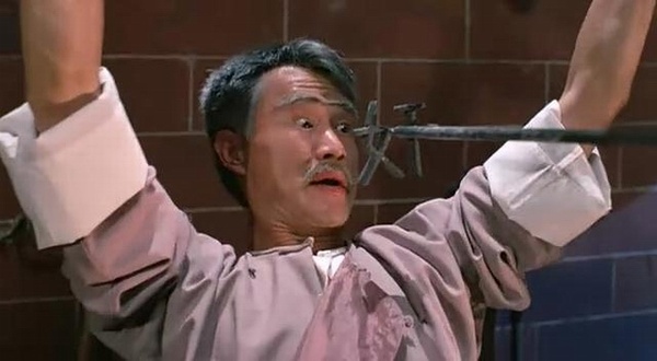 《僵尸先生》由許冠英、林正英、錢小豪主演，