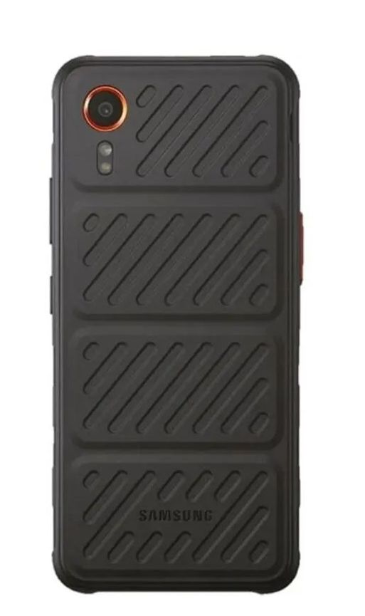 機背改用坑紋更粗更闊的大型斜紋，鏡頭則只有廣角主鏡。