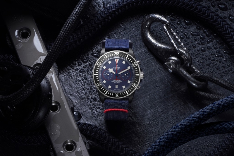 Tudor在Pelagos FXD Chrono所采用的夜光時刻是一整塊有厚度的立體夜光塊。