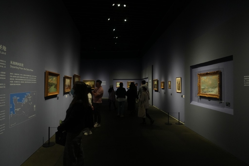 展出了現實主義、巴比松畫派、印象派等不同風格畫作。