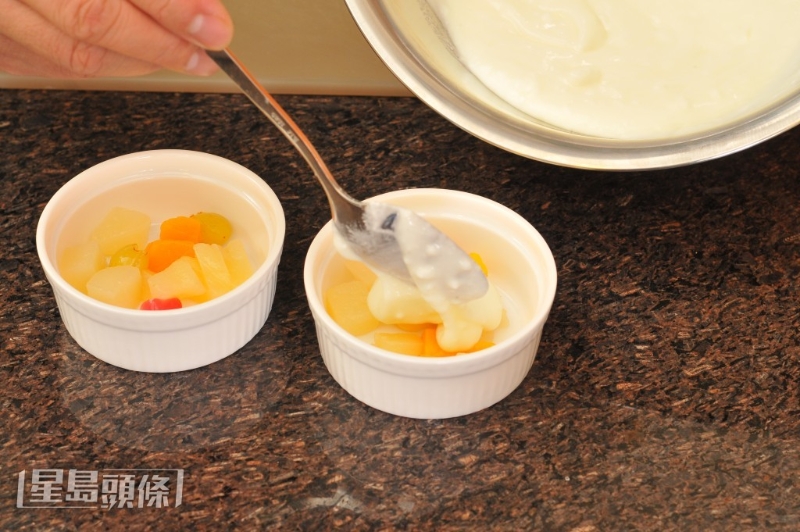 焦糖奶酪布甸簡易食譜。