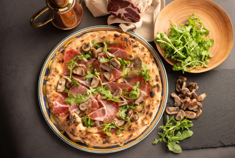 10 Little Napoli薄餅店——適合冬天品嘗的Boschiva，主打上乘巴馬黑毛豬頸肉Coppa。