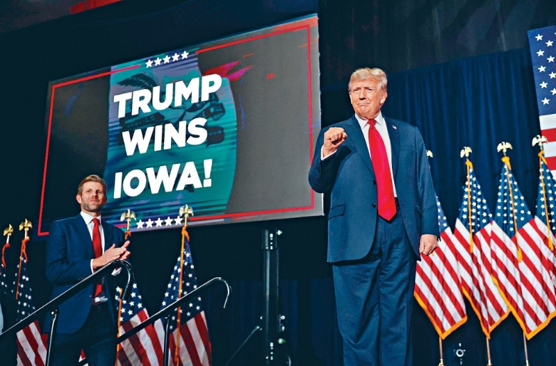 在艾奧瓦州首府德梅因，特朗普周一晚在共和黨的黨團會議活動上發言。