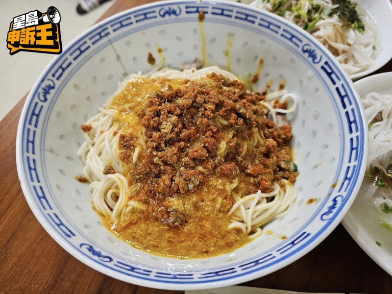 結果Mandy食用時發現，山姆的蟹黃面面和蟹黃的份量都非常少，而且一盒要價近150港元，內有3包面，即1包要價近50港元，但進食時覺得碗面淡而無味。 （受訪者提供圖片）