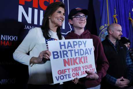 黑莉周六出席新罕布什爾州一場拉票活動。