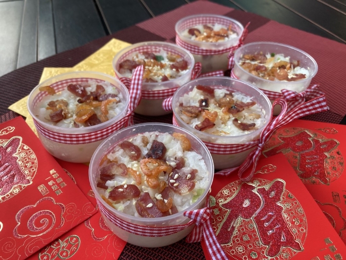 杯仔蘿卜糕小巧精致，但用料 卻毫不馬虎，而 且選料健康適合 家中老幼。