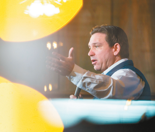 佛州州長德桑蒂斯決定專注在海莉家鄉南卡州的初選，并揚言特朗普的支持者稱4年后將把票投給他，似暗示有意在2028年卷土重來。