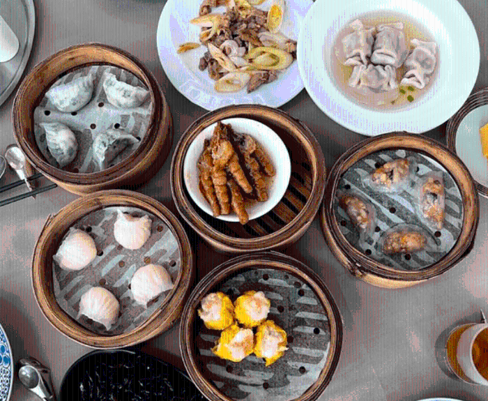 南海一號位于尖沙咀iSQUARE國際廣場30-31樓，窗邊位置可以眺望180度無敵大海景，點心放題共分為兩個時段。