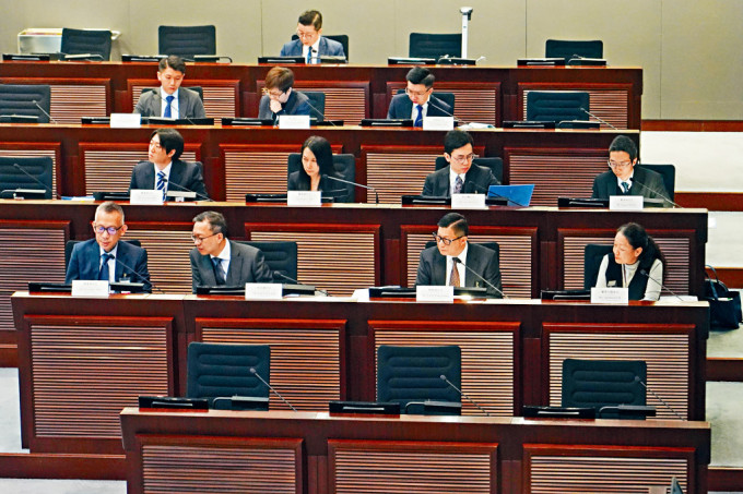 《維護國家安全條例草案》委員會昨開會審議修正案，并已全部審議完成。