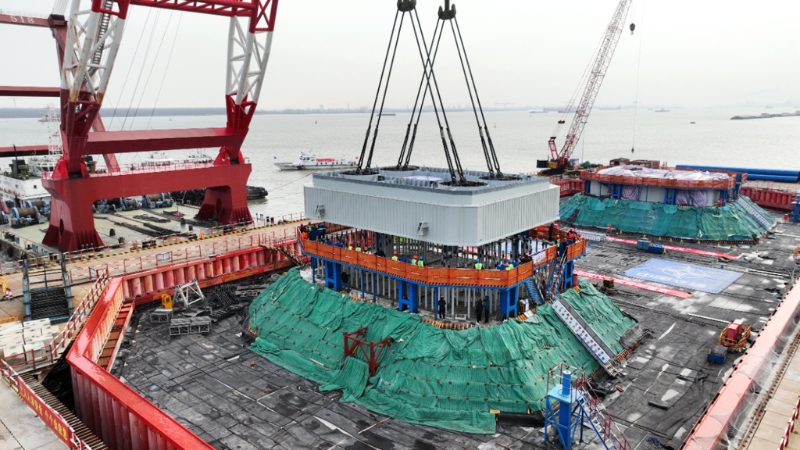 張靖皋長江大橋主塔高達350米 張靖皋長江大橋主塔高達350米