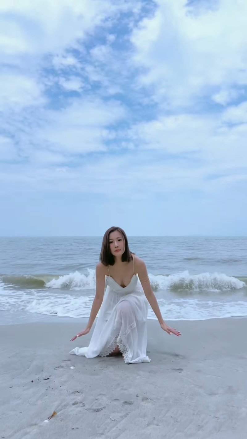 朱智賢1秒變裝。