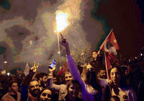 支持者慶祝勝選 支持者慶祝勝選