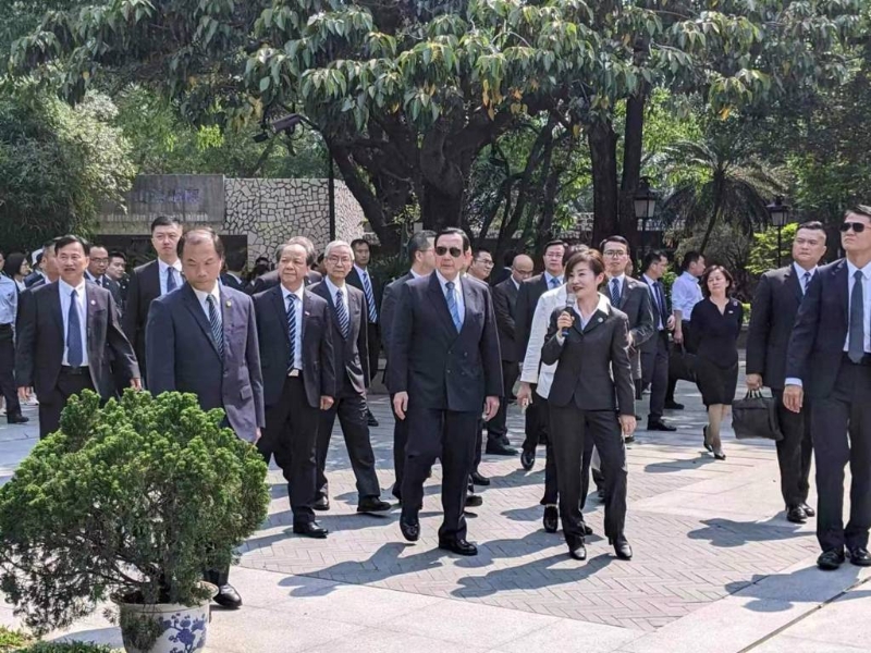 馬英九一行參訪孫中山故居 馬英九一行參訪孫中山故居