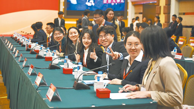 馬英九率大九學堂學子赴陸交流 馬英九率大九學堂學子赴陸交流