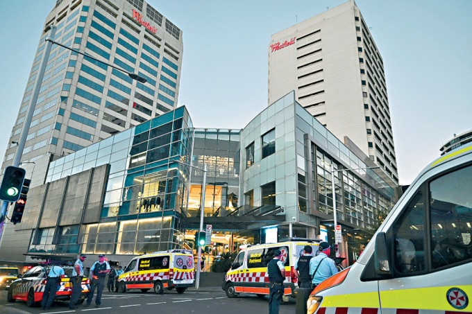 大批警察接報后到場 大批警察接報后到場