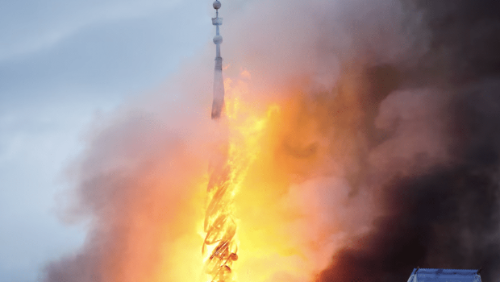 丹麥哥本哈根“老證券交易所”大火 丹麥哥本哈根“老證券交易所”大火