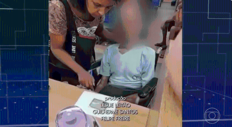 女子推叔叔到銀行辦貸款3 女子推叔叔到銀行辦貸款3