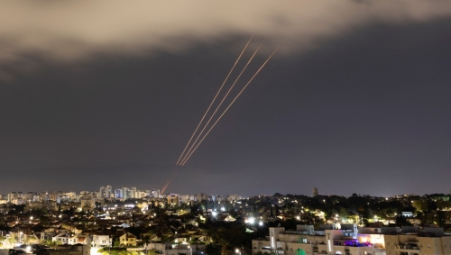 較早前以色列發射防空導彈攔截伊朗的巡導彈。