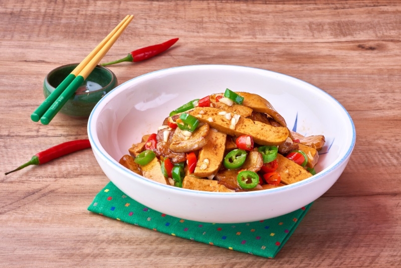 5月2日即可享米芝蓮餐廳或特色美食一份的幸運兒可獲添好運酥皮焗叉燒包及書湘門第攸縣香干炒肉。