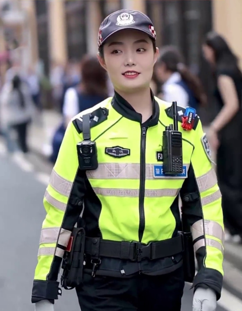 武漢警花的武漢話有多溫柔？