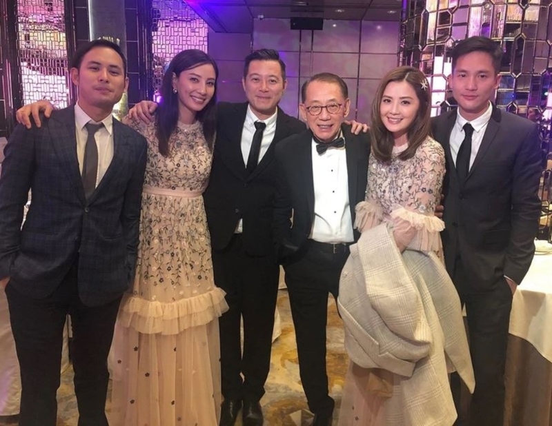 阿Sa（右二）與石恒聰（右一）拍拖六年，最終因為婚姻問題上未有共識而分手。