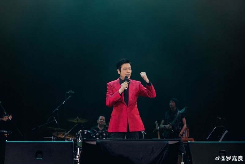 羅嘉良的近照顯得回春。